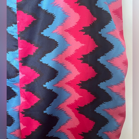 Nasty Gal Zig Zag Print Woven Flare Pants - Picture 8 of 8